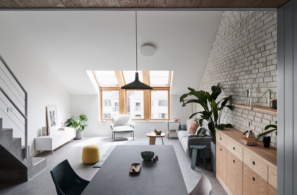 斜屋顶是最鸡肋的设计？北京这对夫妇强势SayNo