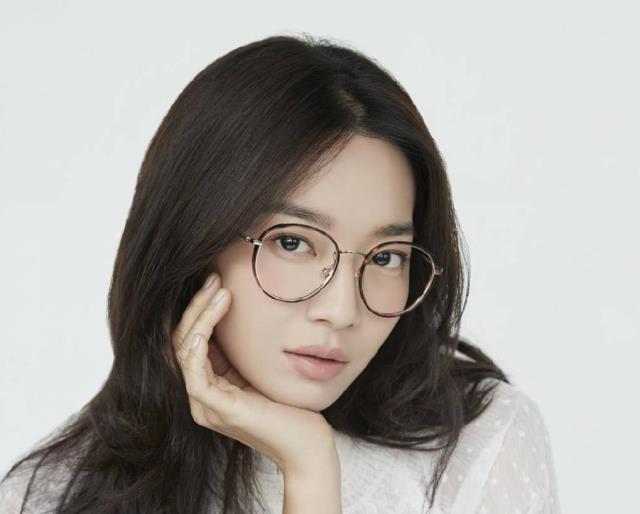 重生后她只想离婚，一心养活自己的孩子，前夫却不离不弃，军嫂文