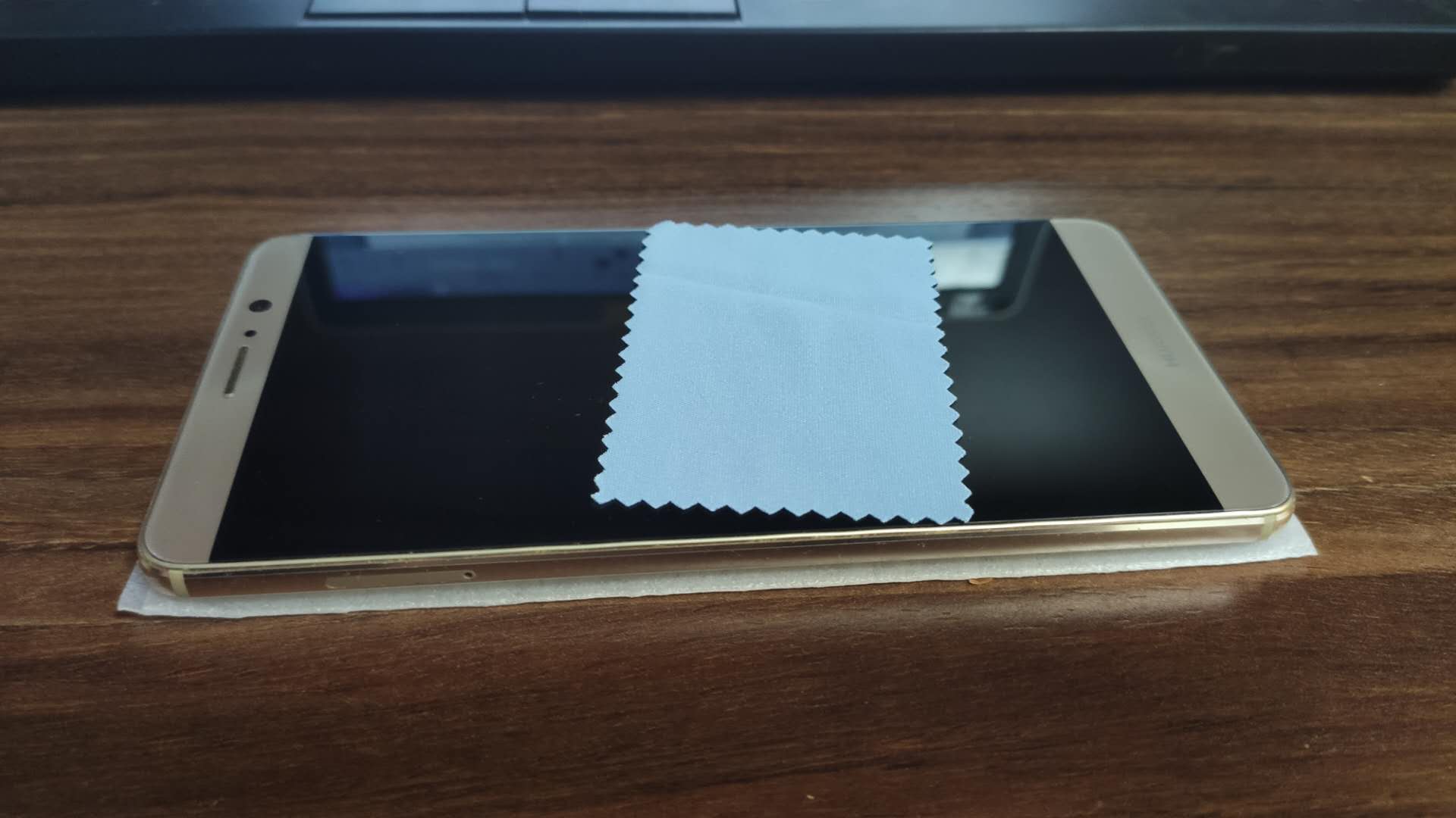 一分钟教你贴手机膜,教你一招制作手机贴膜