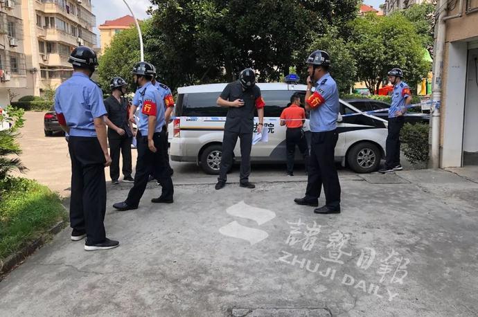 儿子自杀，留下近千万的债！诸暨法院强制腾房……