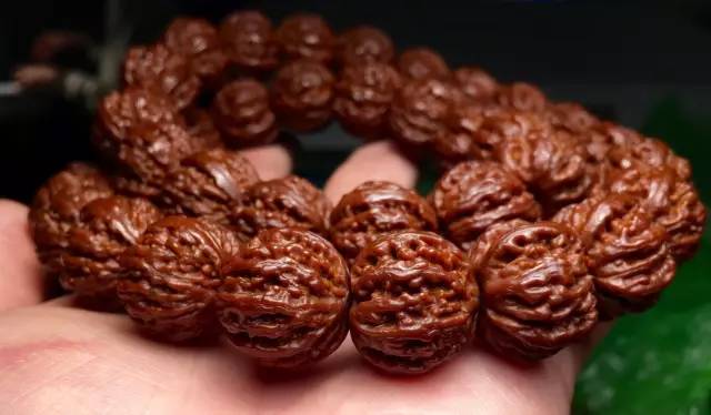 怎样挑选小尺寸文玩核桃,小核桃手串怎么挑选