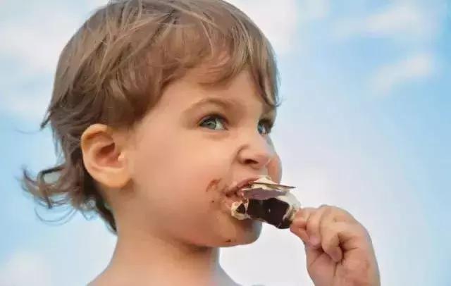 小孩吃冰棍会积食吗,儿童吃了冰棍伤脾胃怎么解决