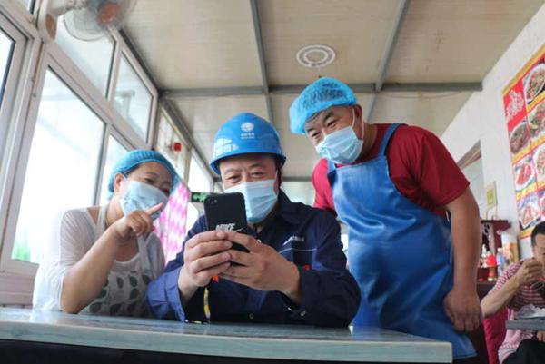 辽宁葫芦岛：省心、省钱还环保，“电”让快餐店生意更火