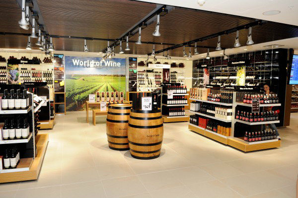 机场免税店买的酒靠谱吗,机场免税店可以买几瓶酒