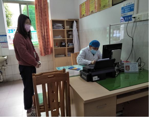 战疫路上的主心骨兼守护人员,在疫情期间站岗值守志愿者