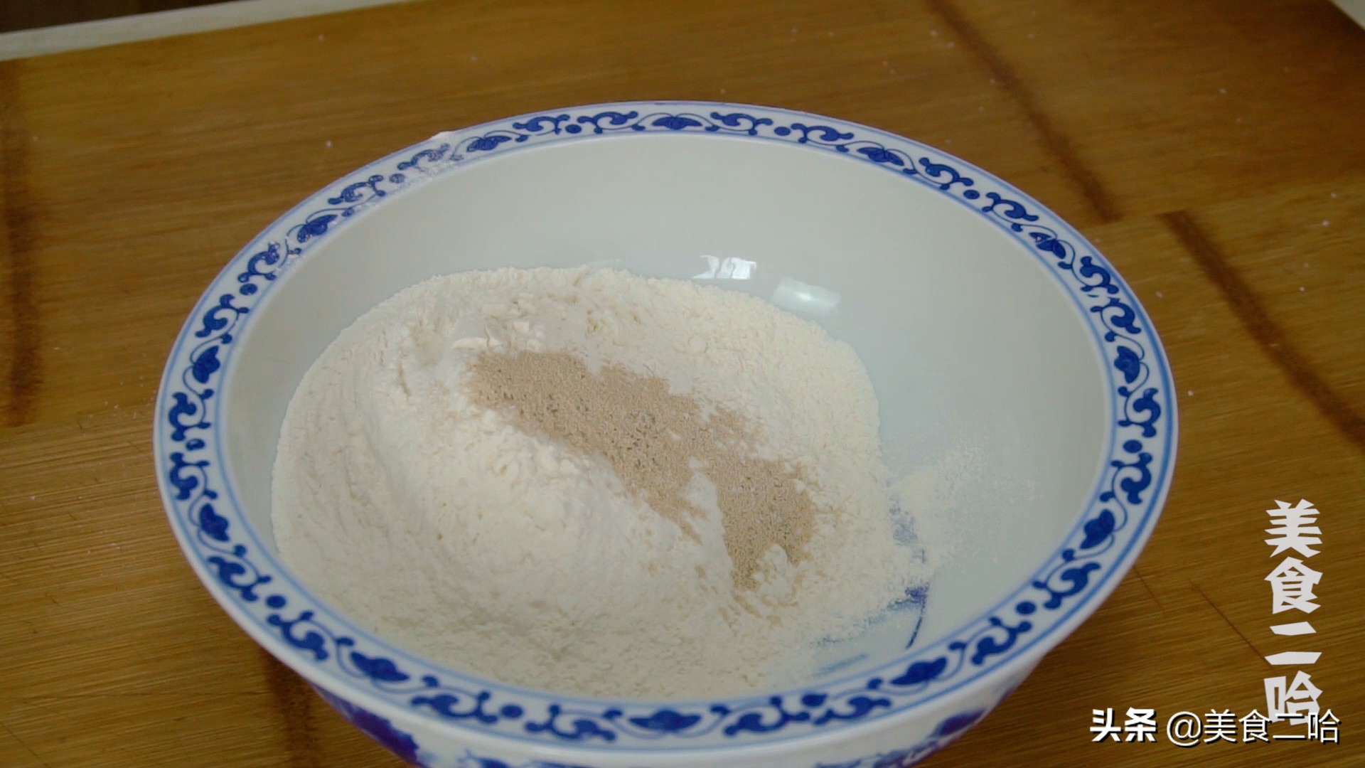 薄电饼铛烙饼的做法,电饼铛烙薄薄的饼做法