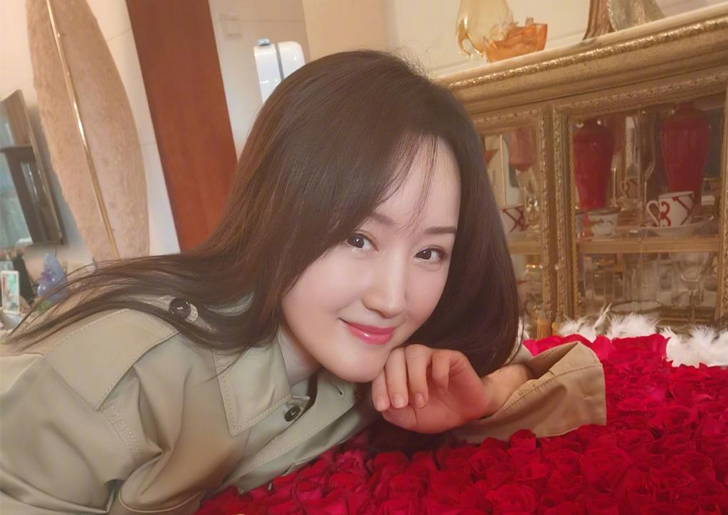 与赖文峰分开后，杨钰莹遭全国媒体辱骂，她当年到底有何秘密？