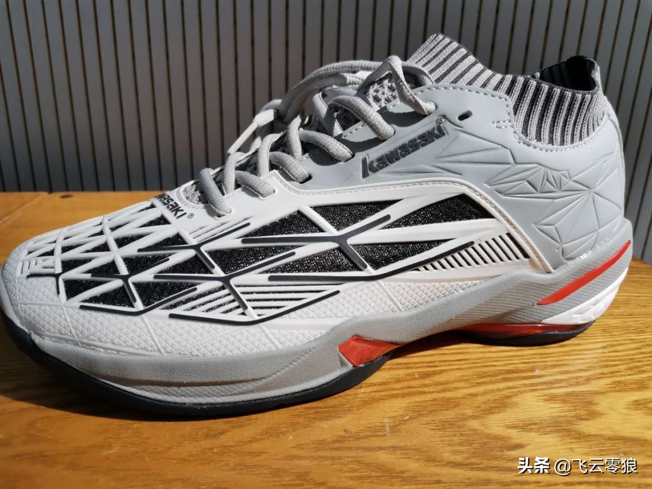 中羽评测刀锋7500,中羽论坛入门羽毛球鞋