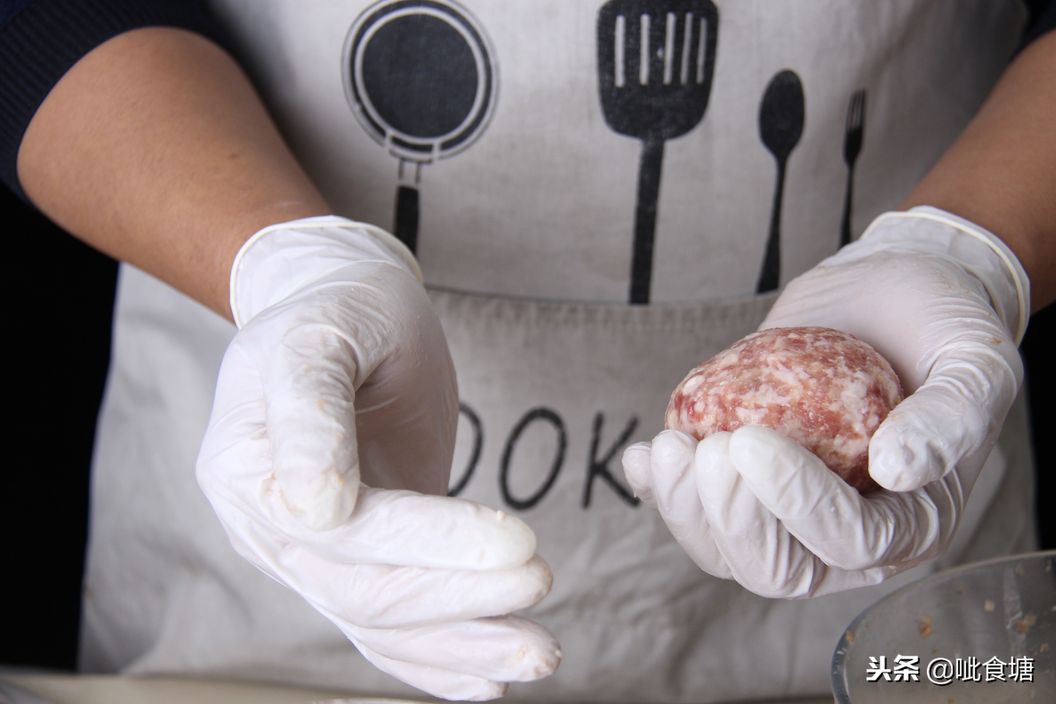 四喜丸子与红烧狮子头的区别,四喜丸子红烧狮子头是炖还是蒸