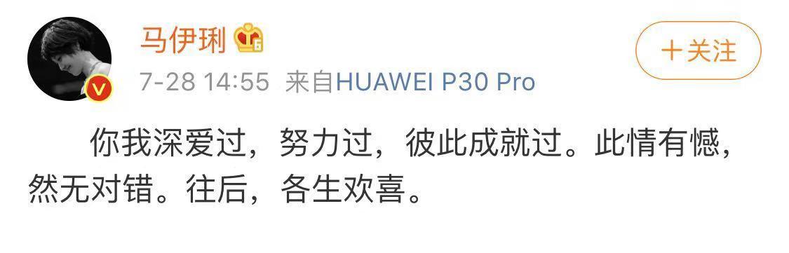 助理伺候明星捏脚,助理伺候明星跪下打伞