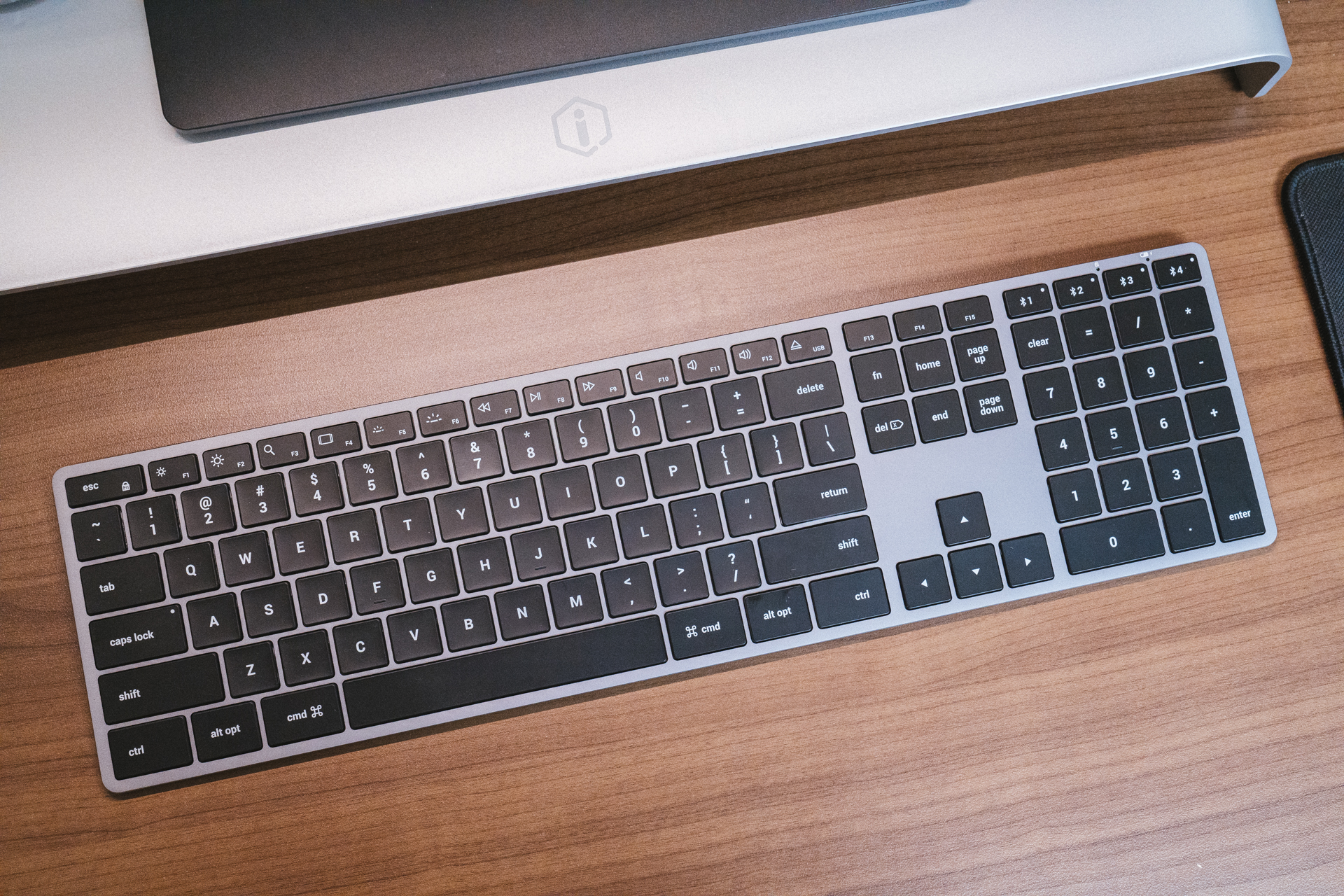 看了何同学的那条视频后……桌搭一款适合自己舒适又实用的桌子