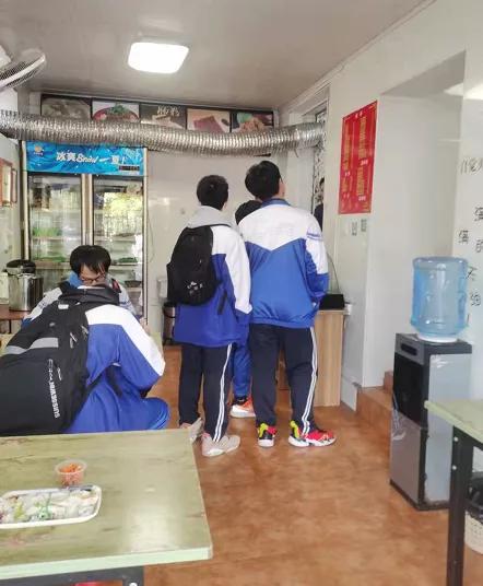 一中附近新开的店,一中附近小吃店
