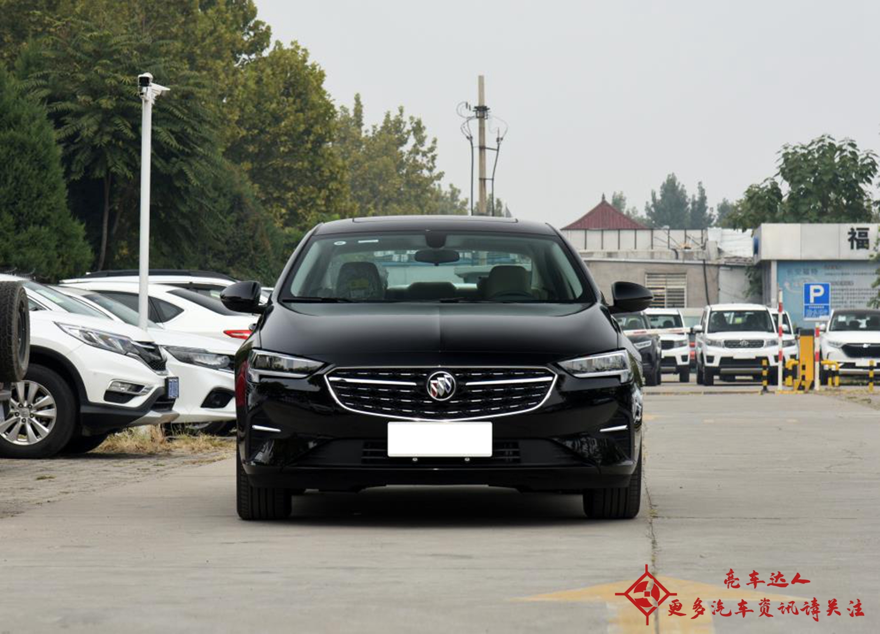 低配君威落地多少钱,低配君威和迈腾