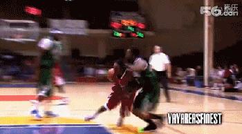 转身过人接篮下虚晃,假突破过人视频