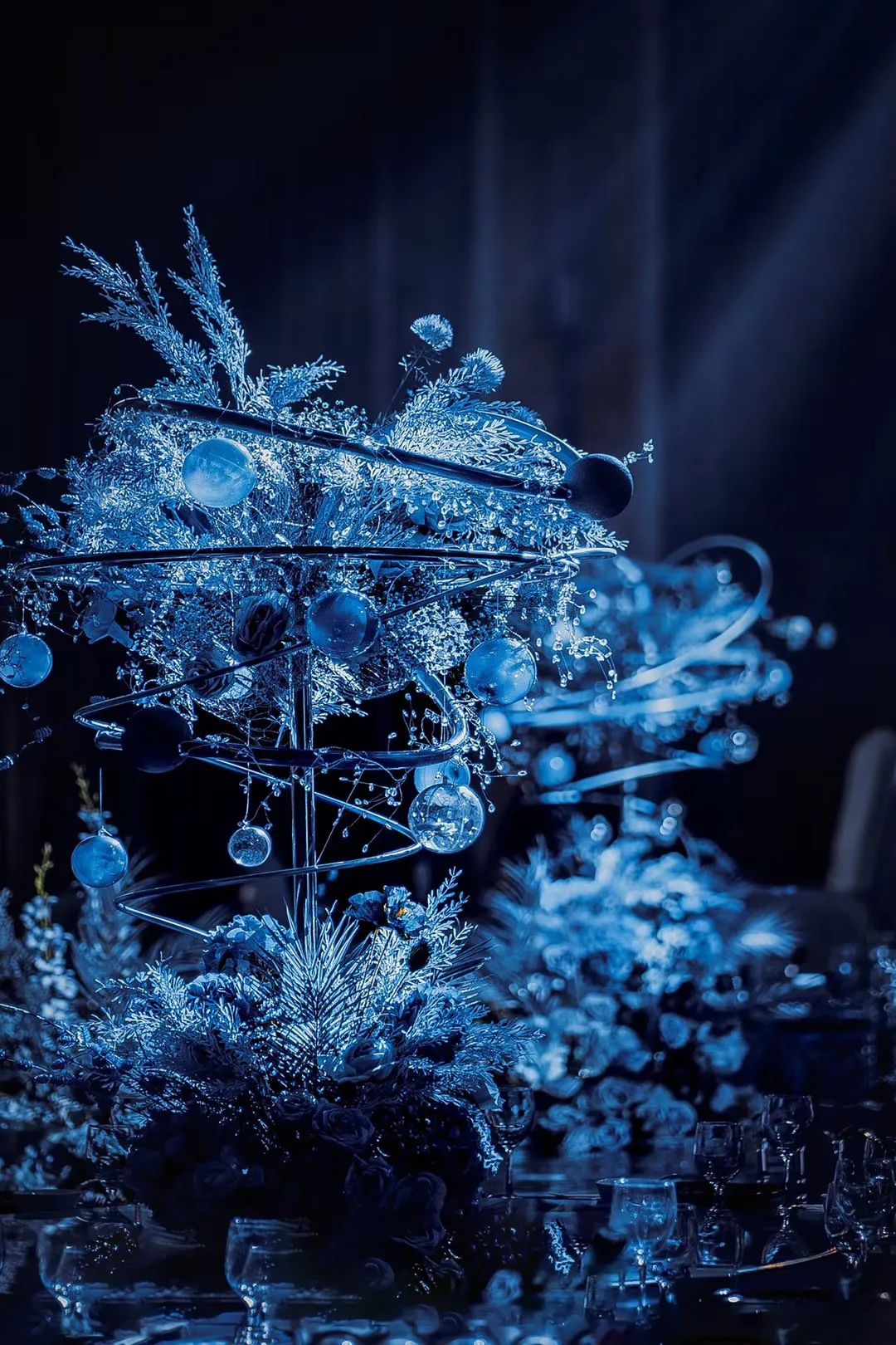 这场静谧梦幻的蓝色星空婚礼,一场神秘浪漫的星空婚礼