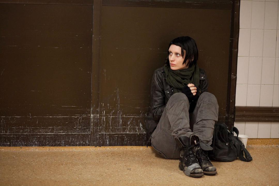 32岁恋童癖摄影师引诱14岁少女去他家,没想到少女这么对他......