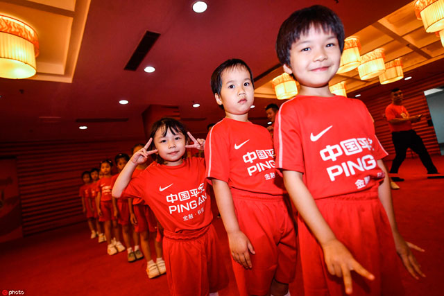 里皮球迷欢呼,里皮力挺中国足球