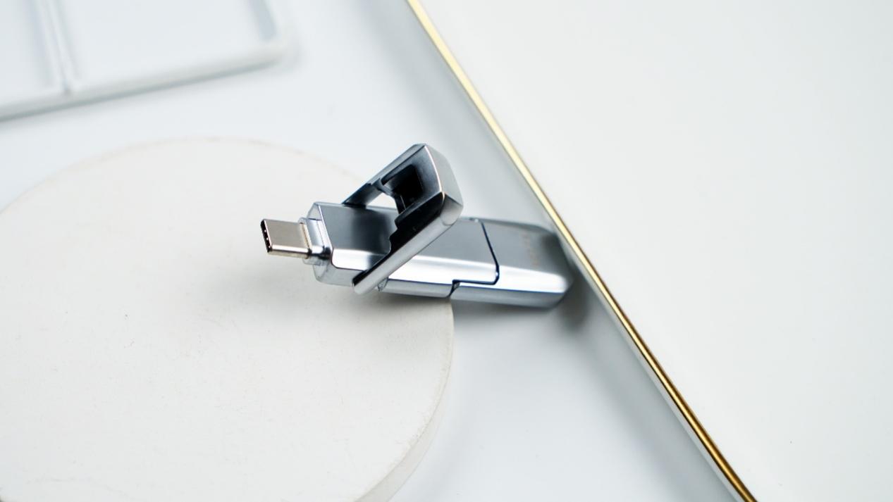 手机怎样连接u盘下歌到u盘里面,双接口u盘在手机上怎么用