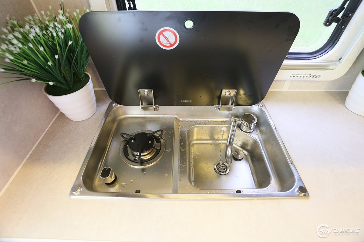 房车价格5-10万元拖挂式房车,房车价格5-10万元7米拖挂房车