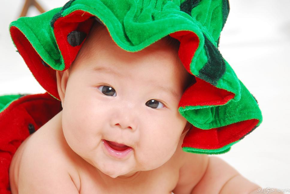 宝宝一岁多奶量还是一百八,宝宝一岁多了奶量少