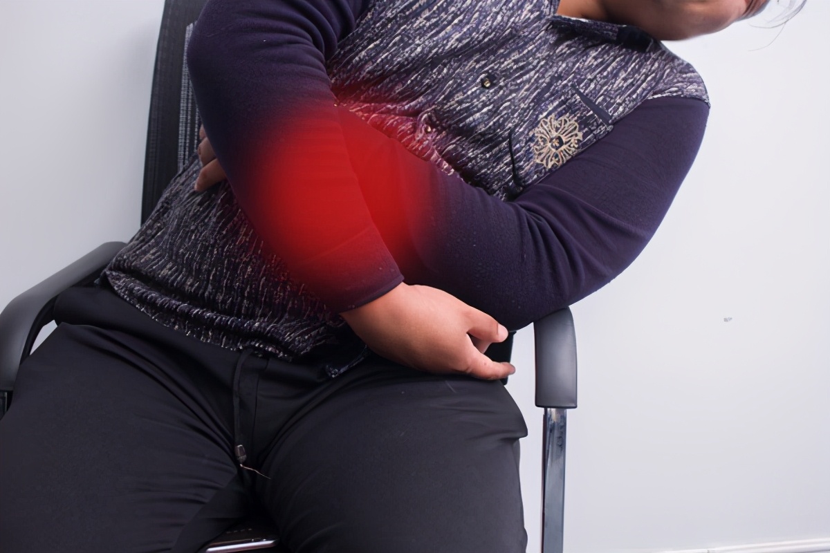 放屁多是肠癌征兆吗,放屁特别臭是肠癌的早期还是晚期