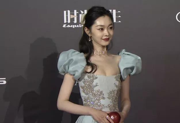 张雨绮装杨幂视频,张雨绮杨幂脸部高清特写