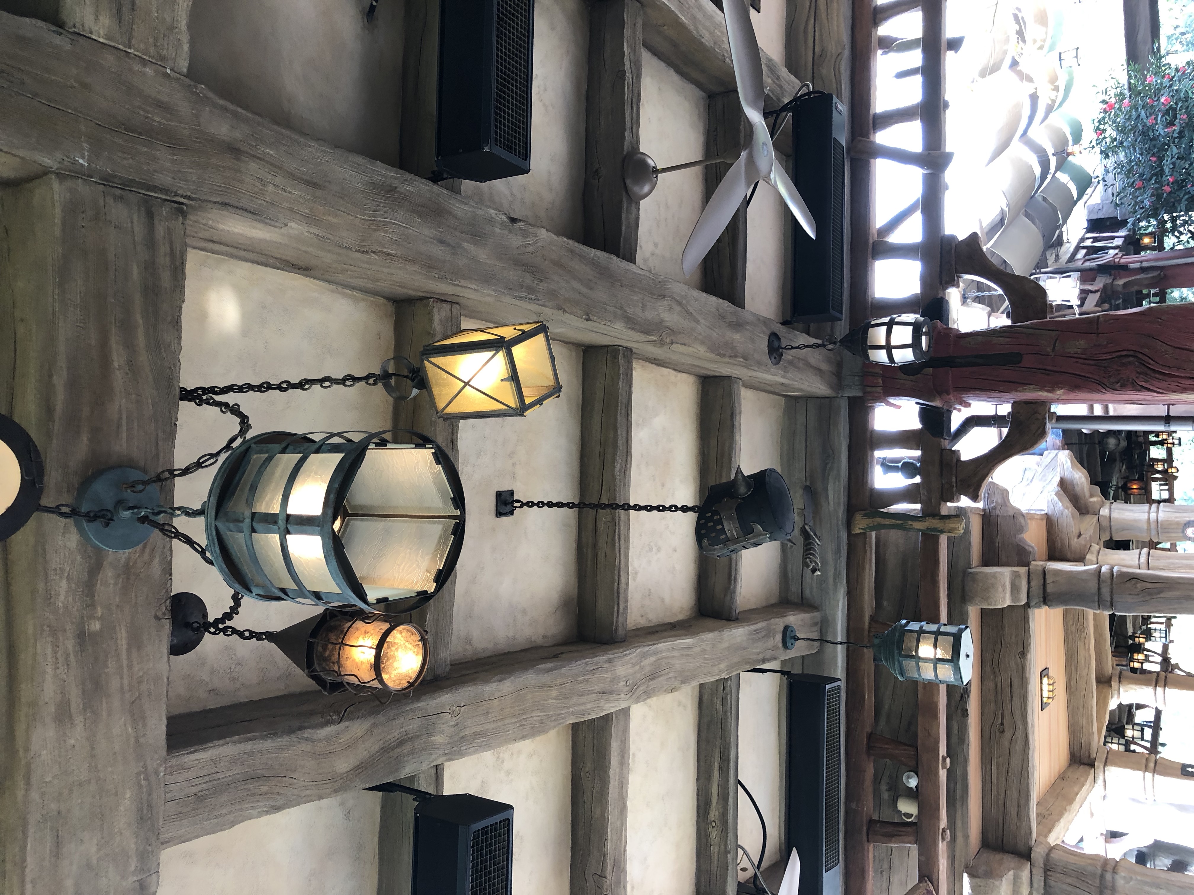 上海迪士尼酒店两天一夜攻略,上海迪士尼旅游攻略小礼品