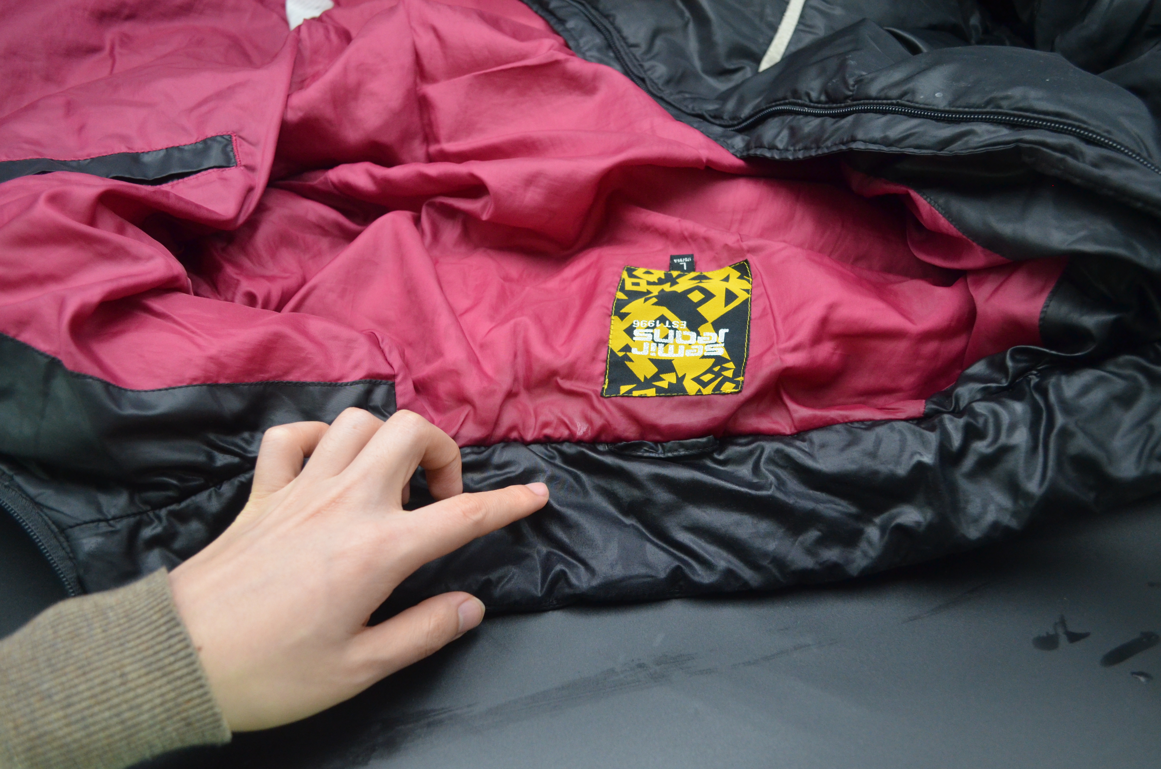 羽绒服脏了不用洗的小妙招,羽绒服脏了用什么干洗最好