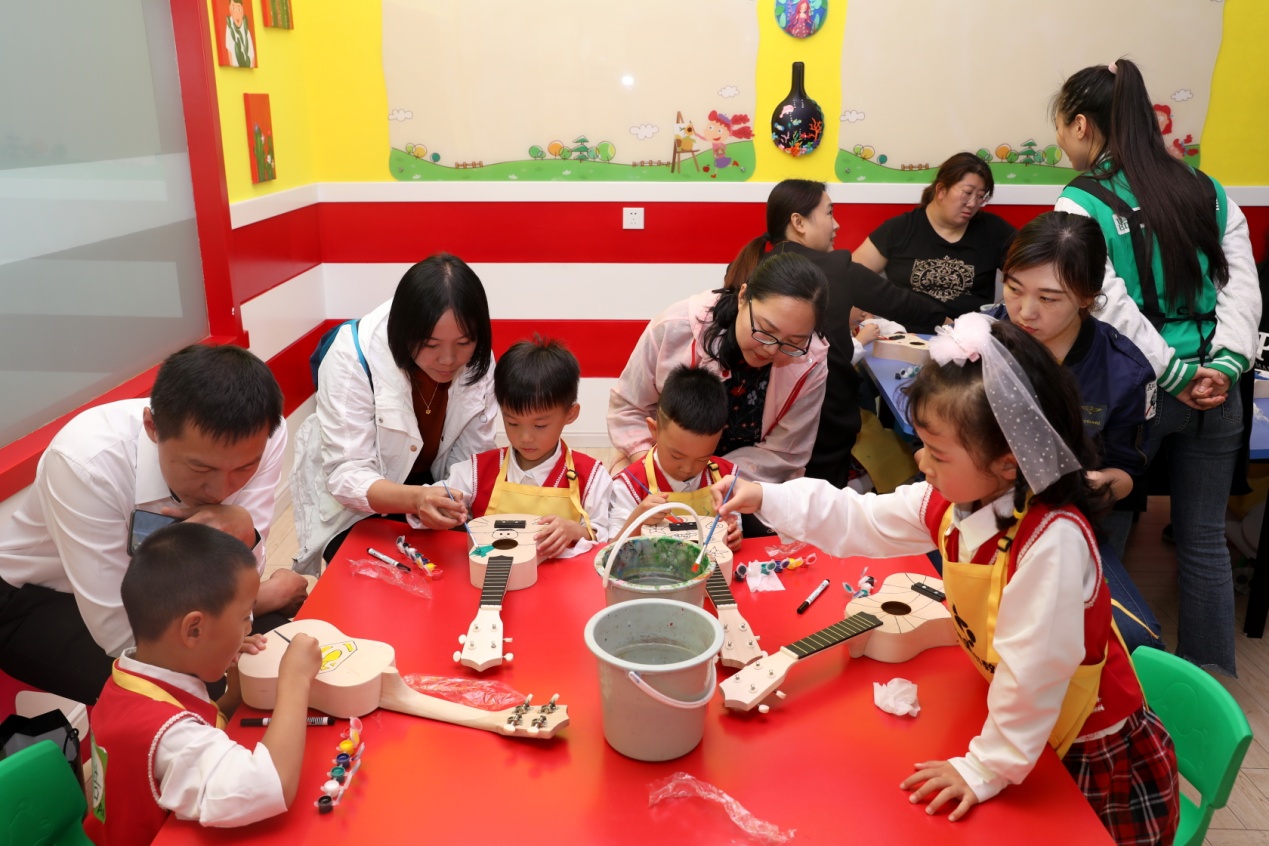 佳音优童希望美术教育三校联开暨工人文化宫职工美育中心启幕