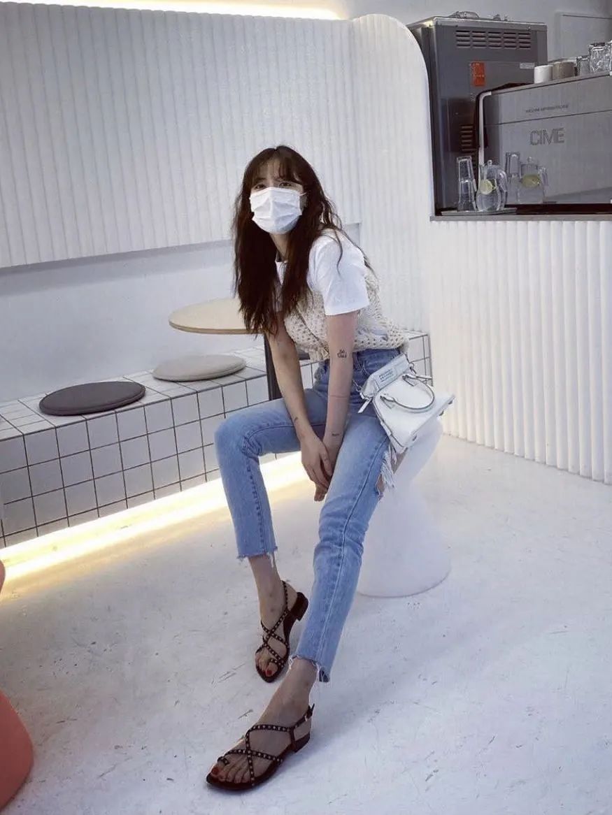 今年最火的4款凉鞋清爽又时髦,一双土到极致的凉鞋就是潮