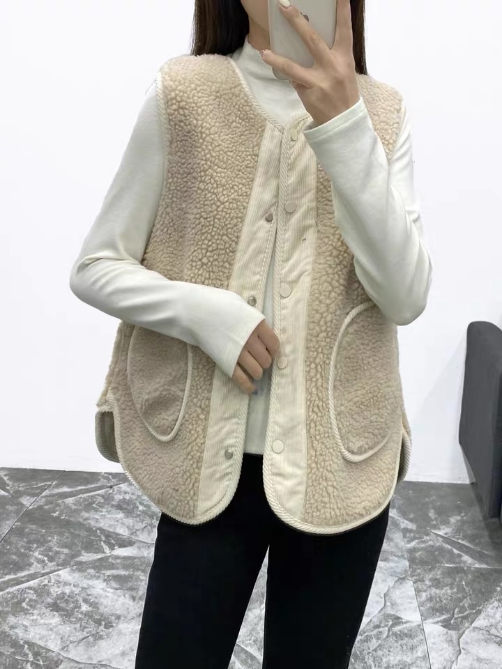 马甲怎么穿搭才好看,马甲怎么穿才好看