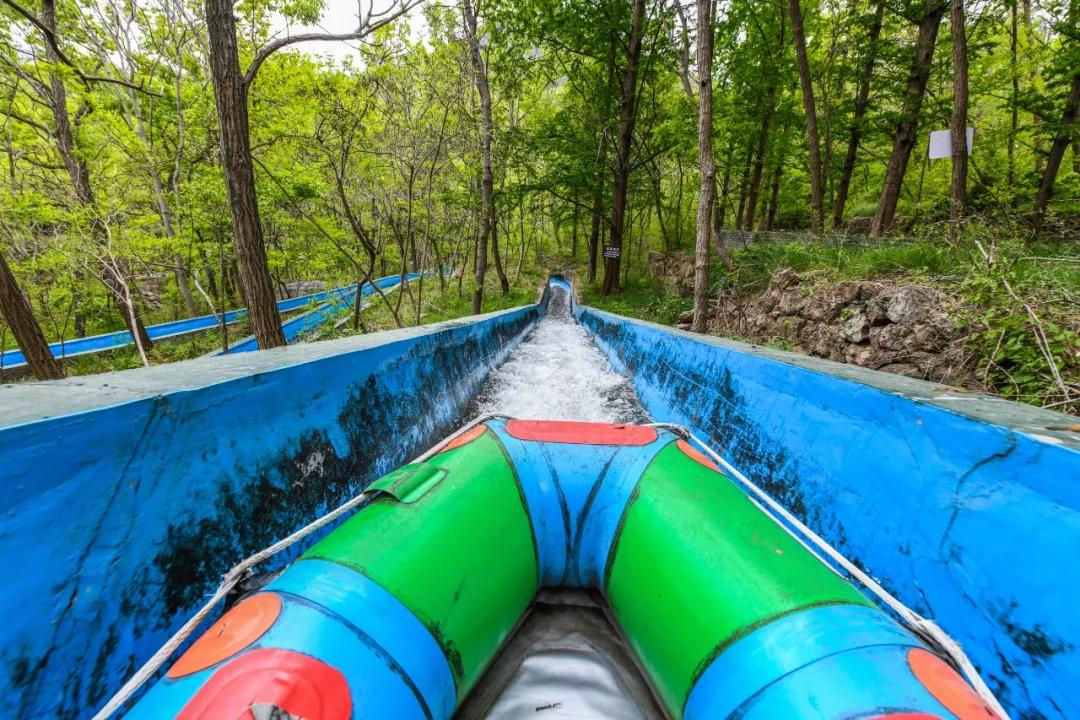 带你峡谷漂流感受一下夏天的气息,端午游玩清凉谷踏浪漂流清凉一夏