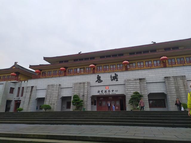 三峡游轮上水下水哪个好玩,三峡游轮上水和下水哪个好