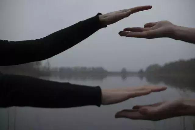 一个女人突然不发朋友圈的原因,为什么慢慢的不爱发朋友圈了