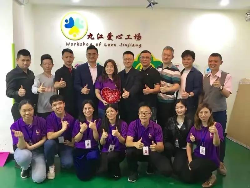 黑科技创新陈新全推动《一瓶水洗车》低碳环保效应