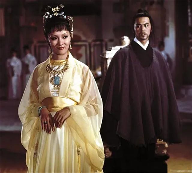 流星蝴蝶剑楚原古龙铁三角,楚原古龙和谁形成了铁三角