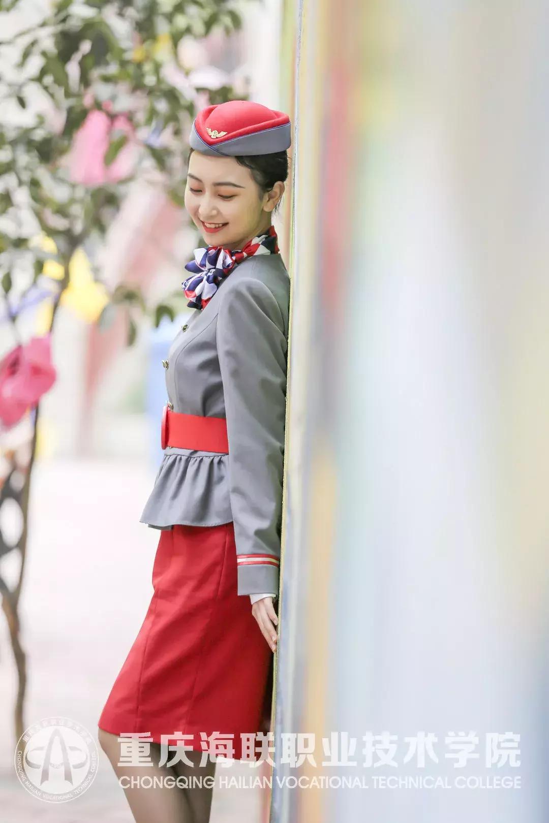 Hello小萌新:学长学姐亲身示范，这本“学生职业形象教科书”请熟读