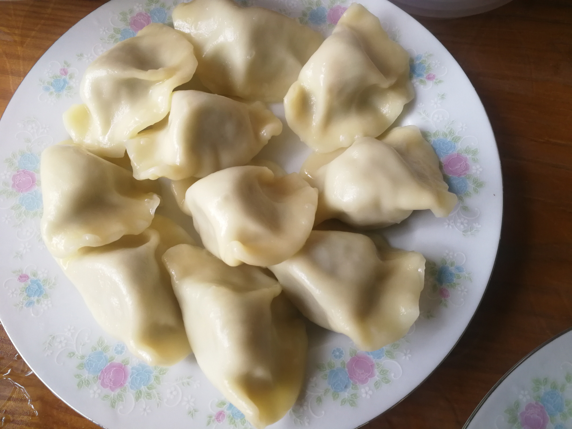 速冻饺子煮不熟发白,速冻饺子皮发白煮不熟