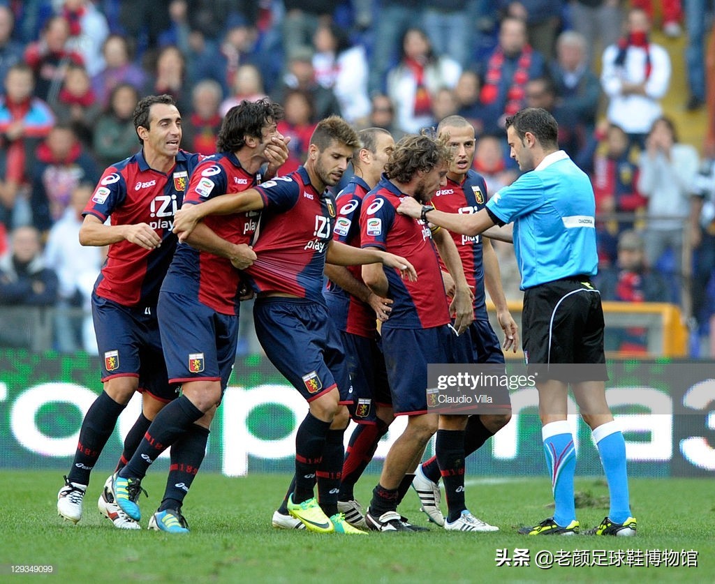 1600万欧的米兰左后卫，被伊布弄的身败名裂，退役半年当选副总理