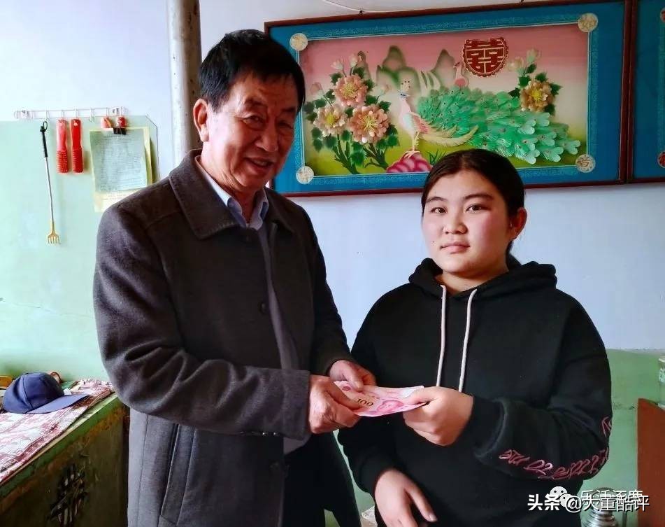 雷锋故事就在身边,雷锋就在我身边的故事