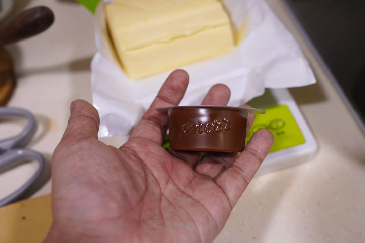 煎牛排爆油怎么办,煎牛排放黑胡椒容易糊吗