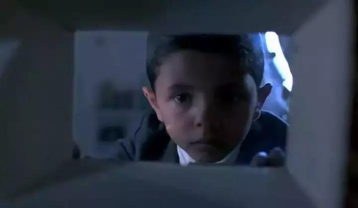 孩子摸*处私**、夹腿、蹭被子，这些小细节千万别忽视