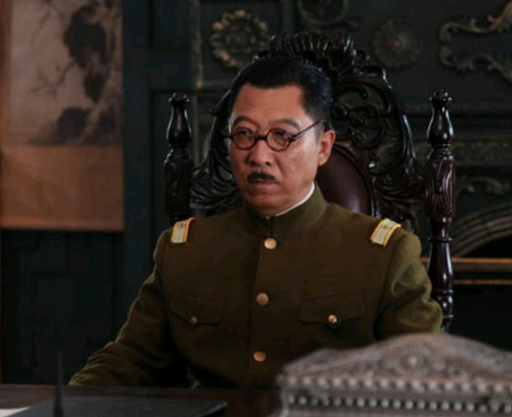 倪大红与韩童生长得像,倪大红与韩童生相貌接近吗