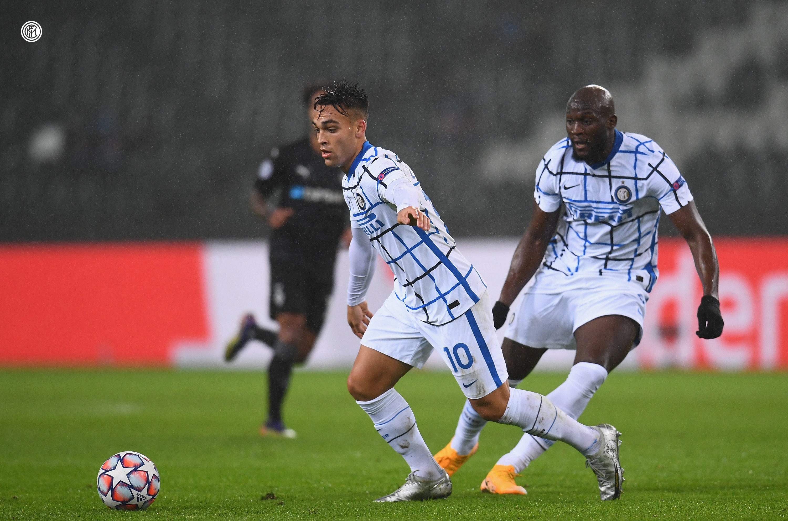 国米vs皇马2-0裁判,欧冠绝杀国米