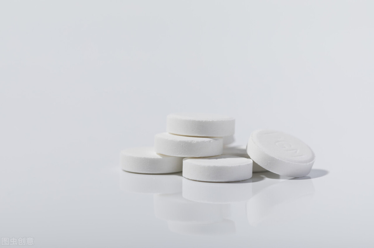 养宠日记三个月小狗后腿有点无力,养宠日记小狗不吃饭只喝水怎么办