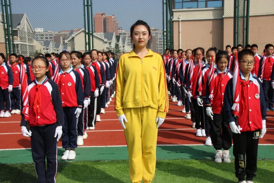 建*党**百年喜迎国庆——西安经开第二小学队列队形广播*比操**赛