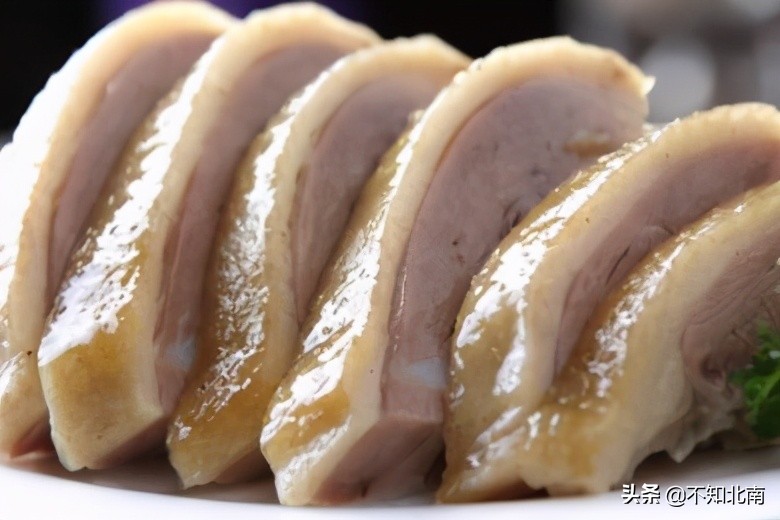 到南京吃什么？传统风味的金陵美食让你大饱口福