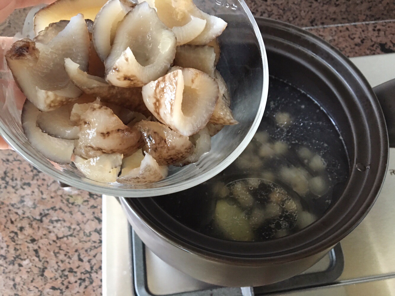 海参怎么做汤好吃又有营养,海参怎样做汤最营养