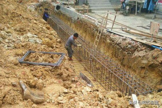 盖房引起隔壁地基下沉,农村建房基础下沉怎么处理