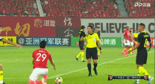 中国足球爆笑动态图,中国足球动画爆笑名场面